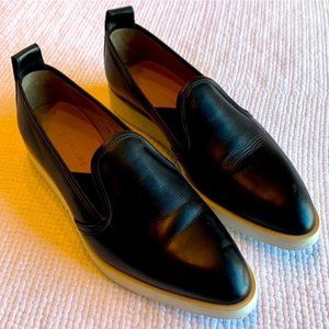 Everlane Black Leather Slip On Shoe Size 7